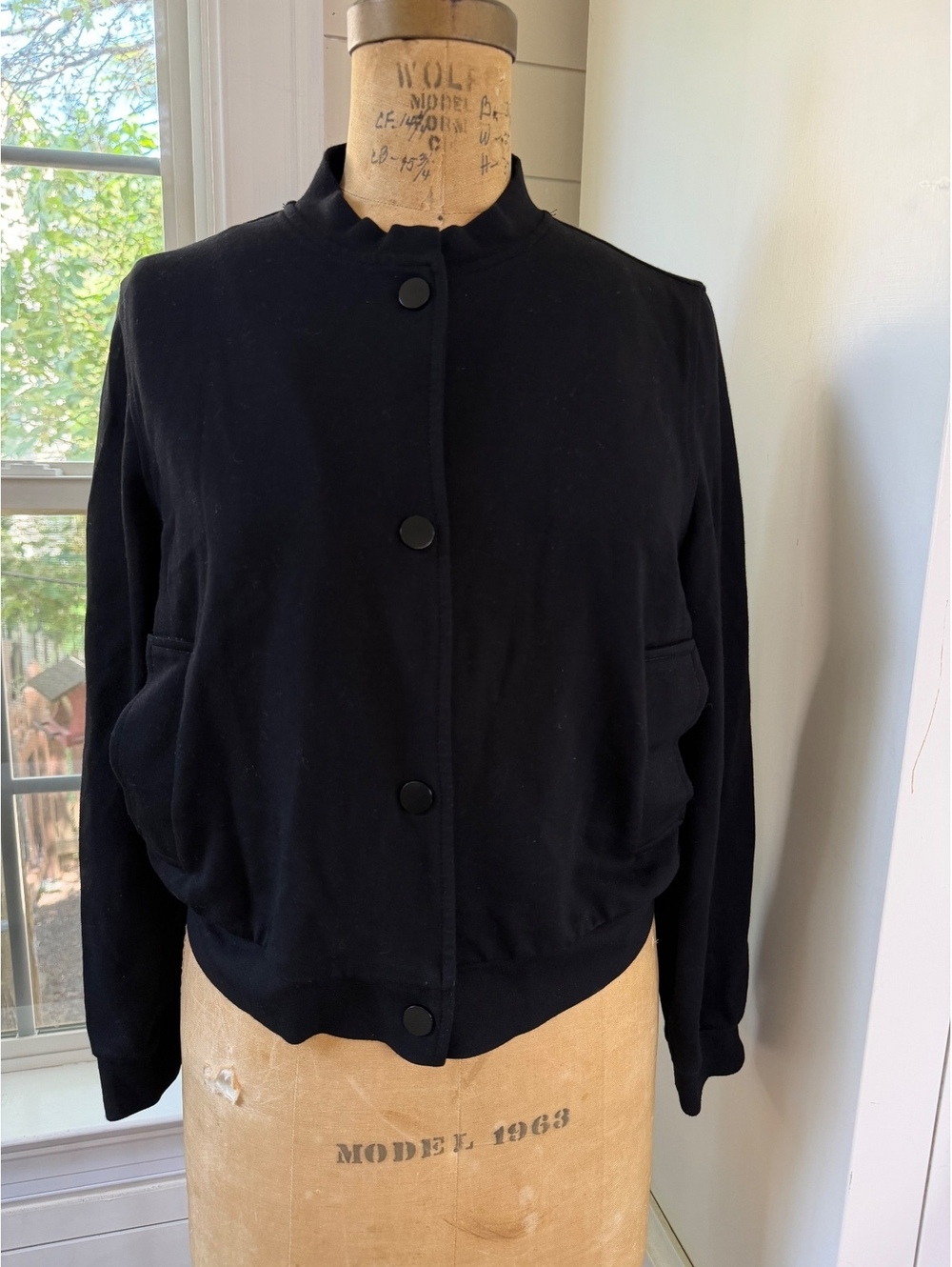 Truth by Republic Minimalist Black Snap-Front Bomber Jacket Women’s M Streetwear